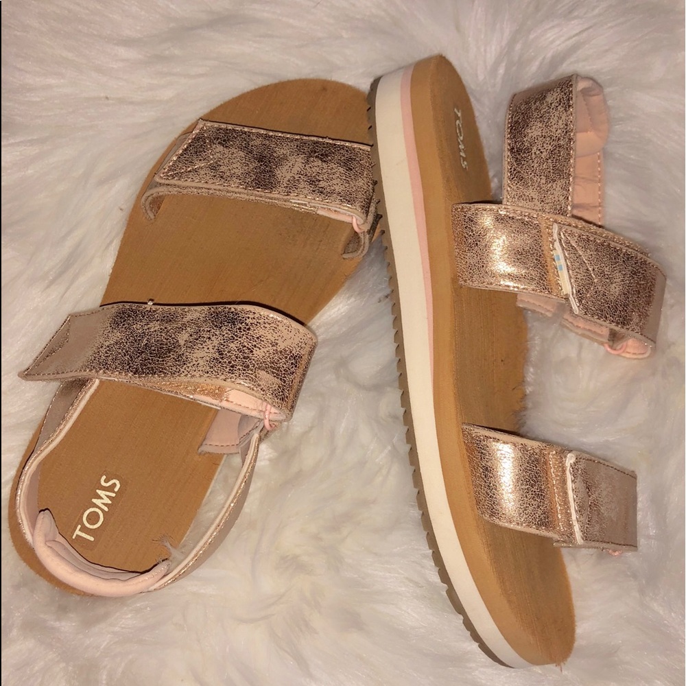 Toms